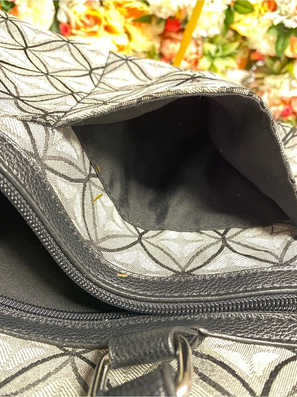 Geometric Multi Pocket Tote Shoulder Bag Gray Black Organizer